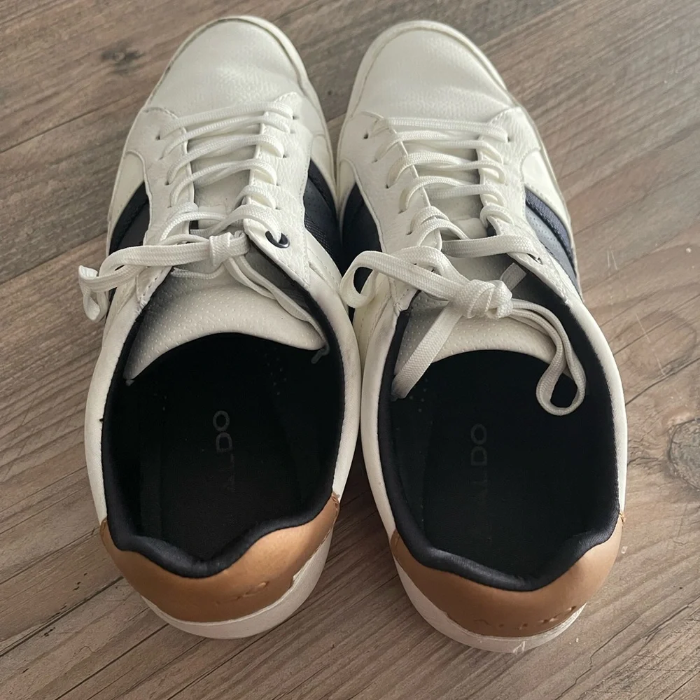 Aldo - Picture 3 of 3